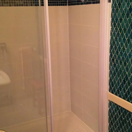 5 Pers Au Pied Des Pistes Avec Wi-fi A Super - Fr-1-814-93 Apartment Besse-et-Saint-Anastaise